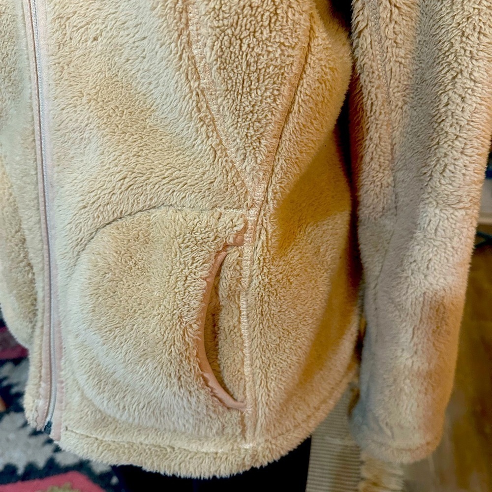 Tan Reversible fuzzy jacket sz M - Picture 3 of 9